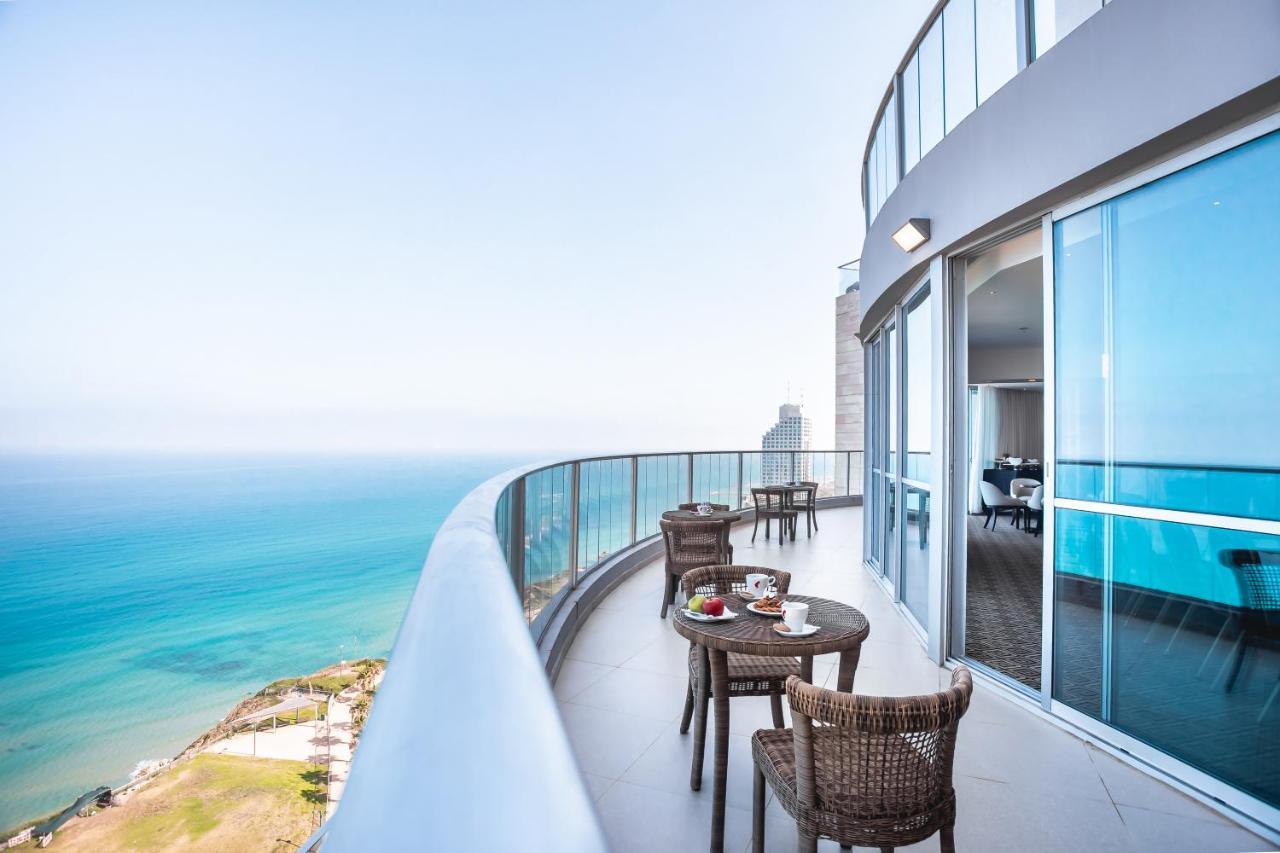 Ramada Hotel & Suites By Wyndham Netanya Exterior photo