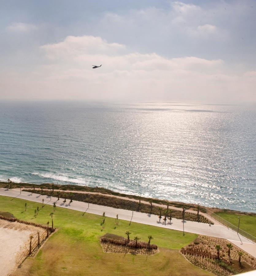 Ramada Hotel & Suites By Wyndham Netanya Exterior photo
