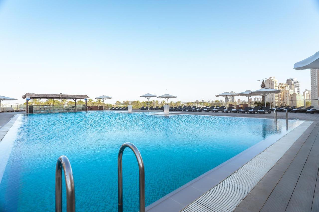 Ramada Hotel & Suites By Wyndham Netanya Exterior photo
