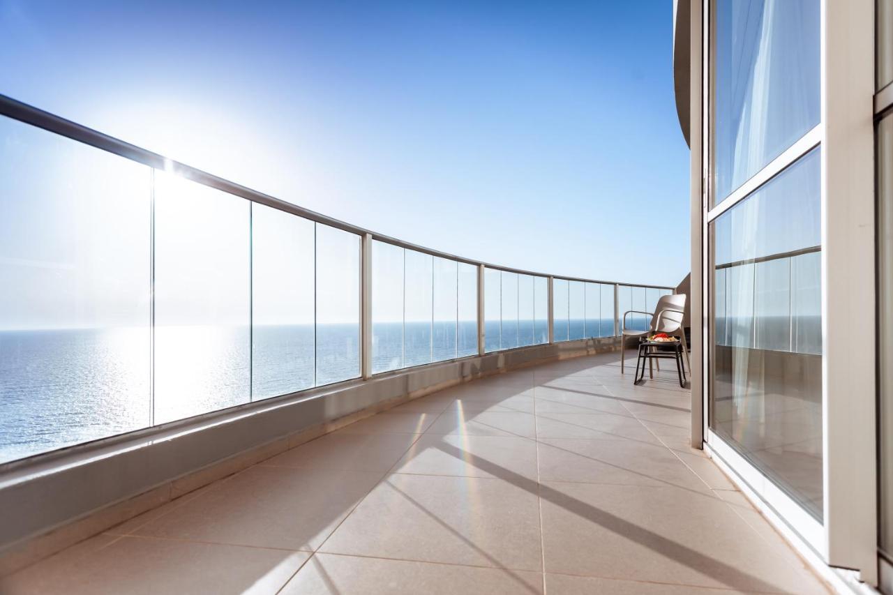 Ramada Hotel & Suites By Wyndham Netanya Exterior photo