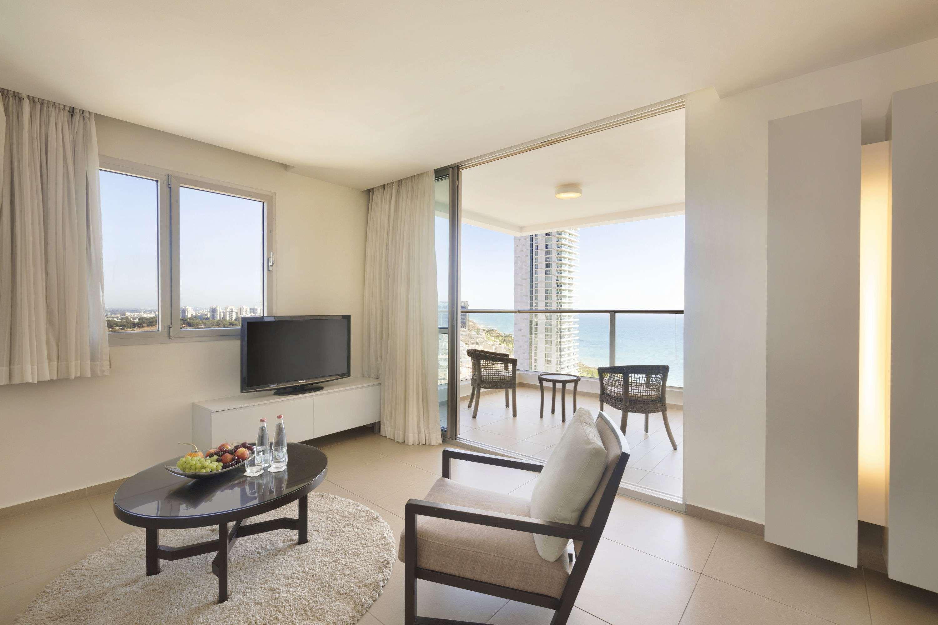 Ramada Hotel & Suites By Wyndham Netanya Exterior photo