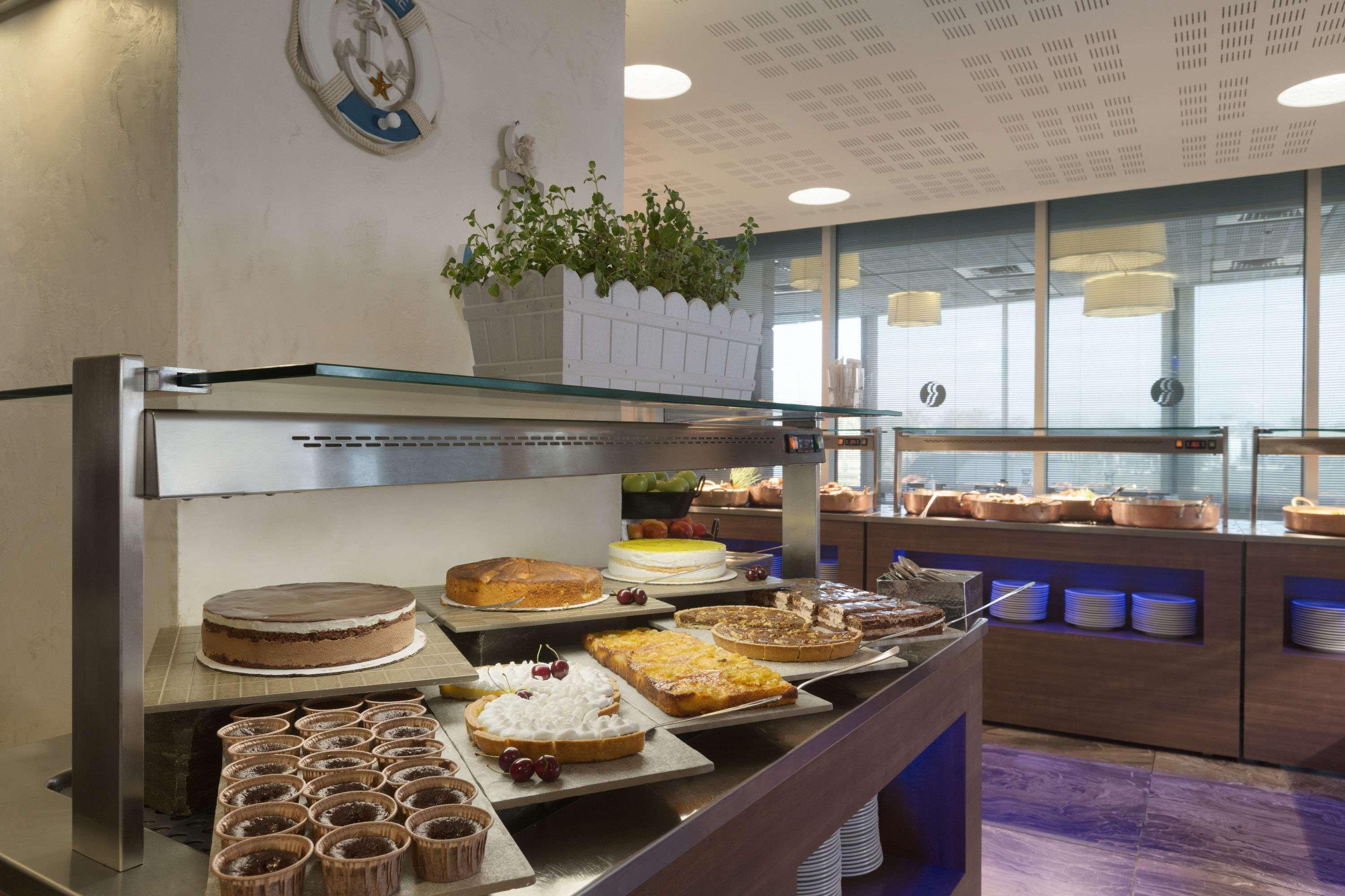 Ramada Hotel & Suites By Wyndham Netanya Exterior photo
