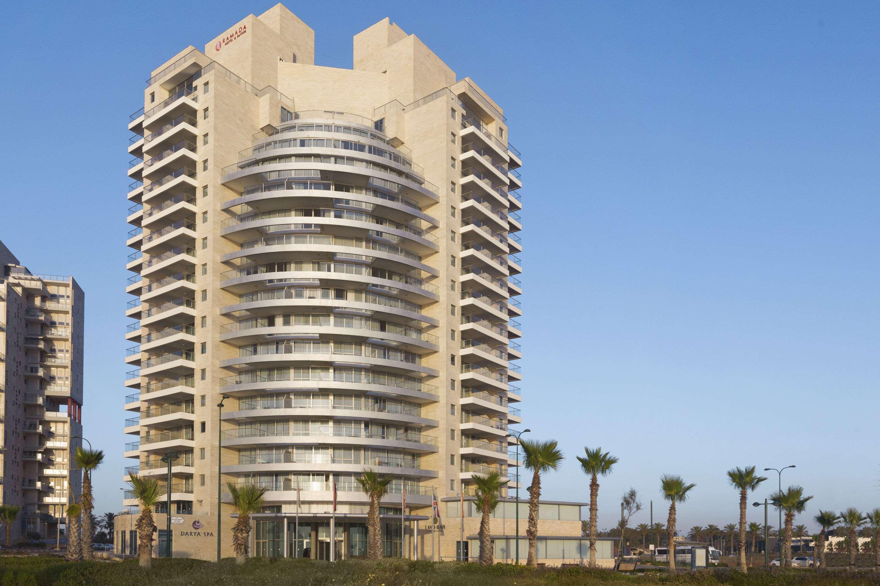 Ramada Hotel & Suites By Wyndham Netanya Exterior photo